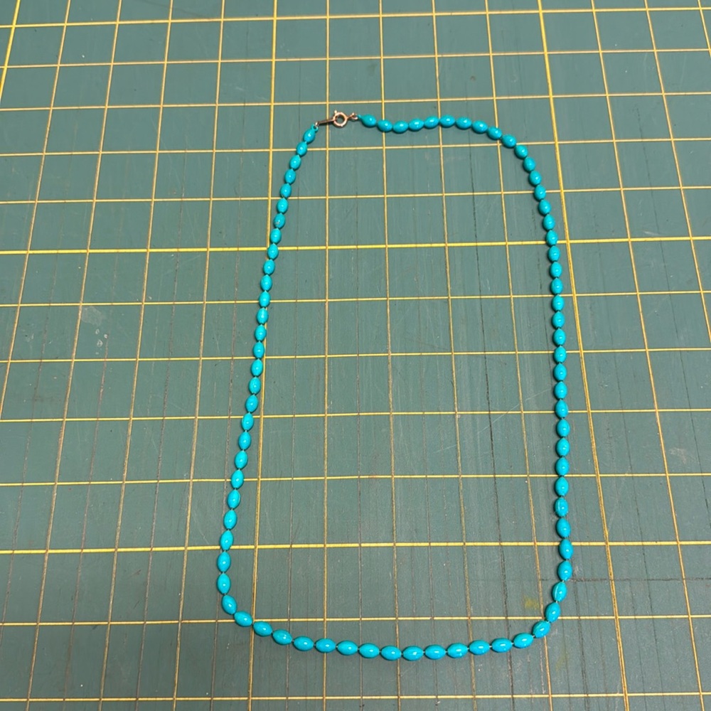 Vintagee turquoise bead necklace